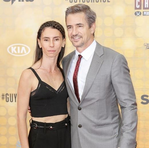 Dermot Mulroney with wife