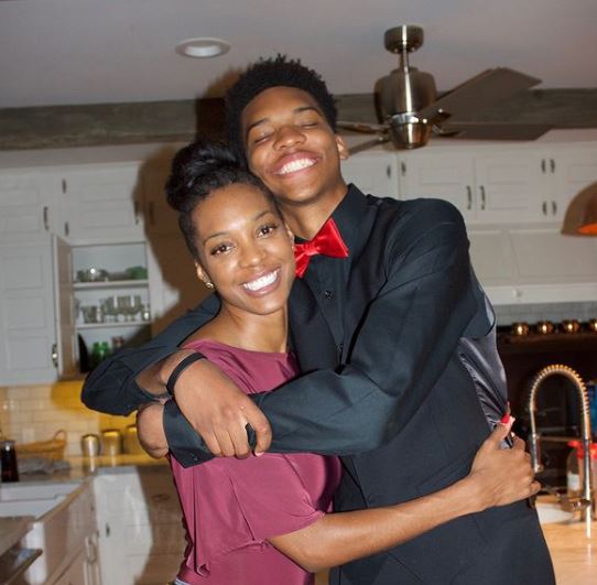 Ziaire Williams with mom