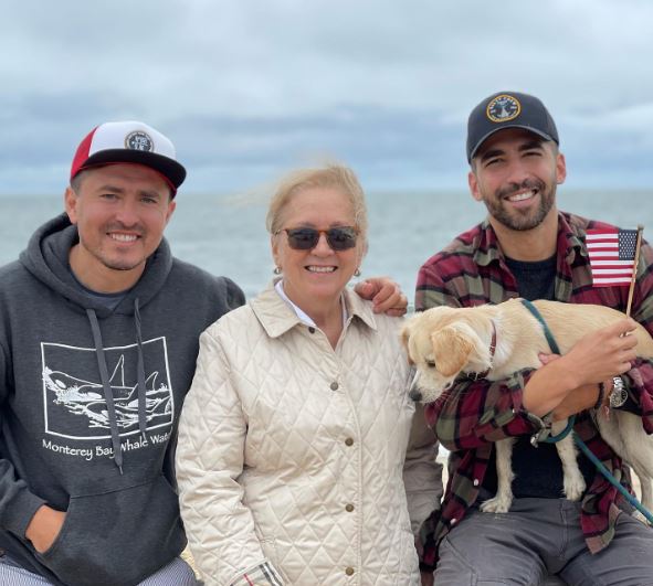 Jonathan Vigliotti with Husband & Mom