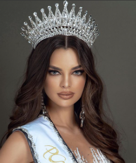 Nadia as Miss Universe Paraguay