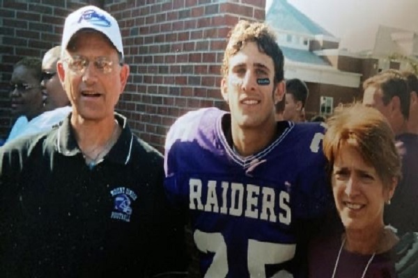 nick-sirianni-with-his-father-and-mother Nick Sirianni with his father and mother