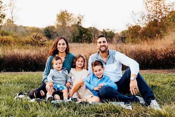 brett-sirianni-with-her-family Nick Sirianni with his wife Brett and children
