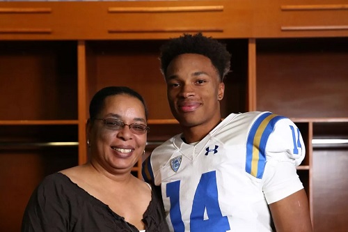 thompson-with-his-mom Dorain Thompson with his mother