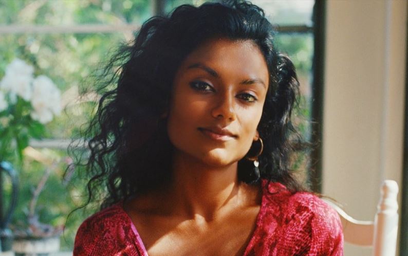 Simone Ashley Wiki, Age, Dating, Boyfriend, 2021