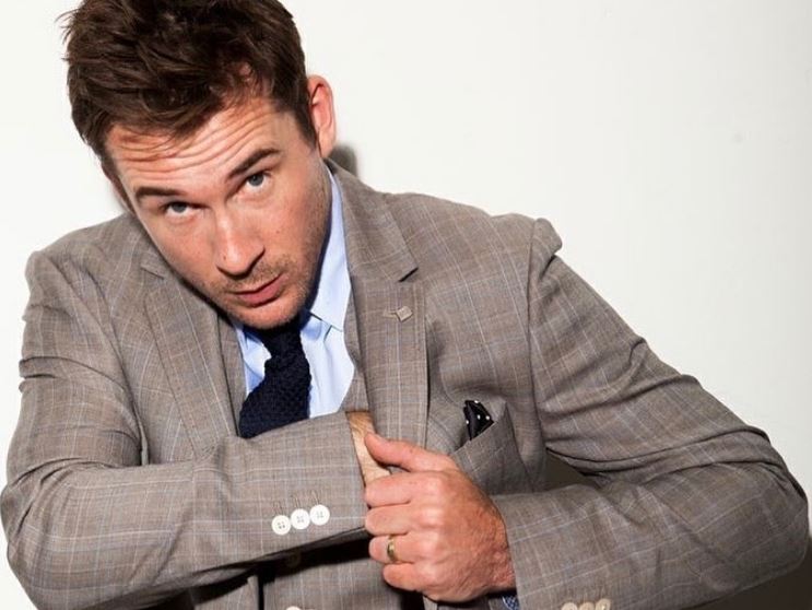 Who Is Barry Sloane's Wife? His Family Life & Net Worth