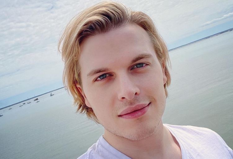 Is Ronan Farrow Married? (Updated) Partner, Parents, Net Worth