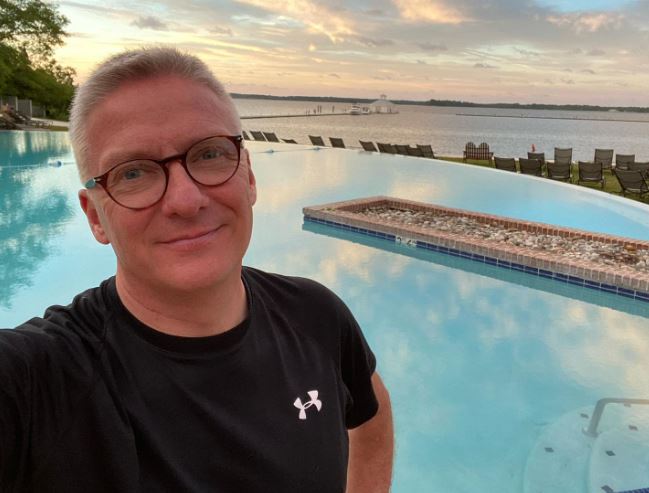 Tom Costello Wife (Updated 2023), Daughters, Salary, Net Worth