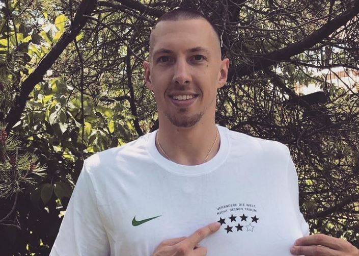 Is Daniel Theis Married? Wife, Girlfriend, Parents, Net Worth