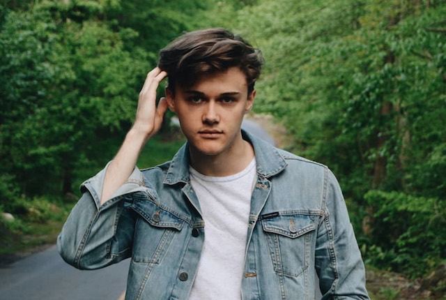 Christopher Briney Wiki, Age, Parents, Dating, Girlfriend, Net Worth