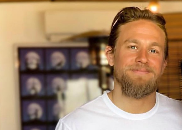 Does Charlie Hunnam Have Wife And Kids? His Partner, Net Worth & More!