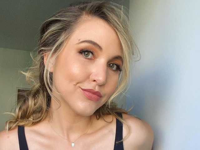 Is Taylor Tomlinson Dating Now? Boyfriend, Parents, Net Worth