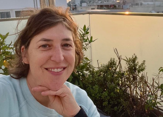 Is Mayim Bialik Married To Her Boyfriend? Ex-husband, Divorce, Children